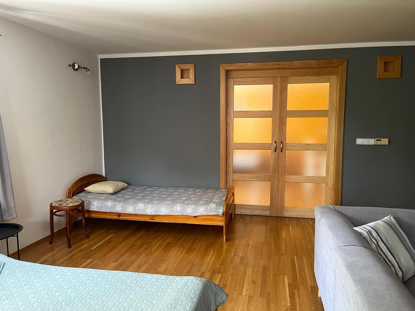Apartman Pod Klasterem 伦布尔克 外观 照片