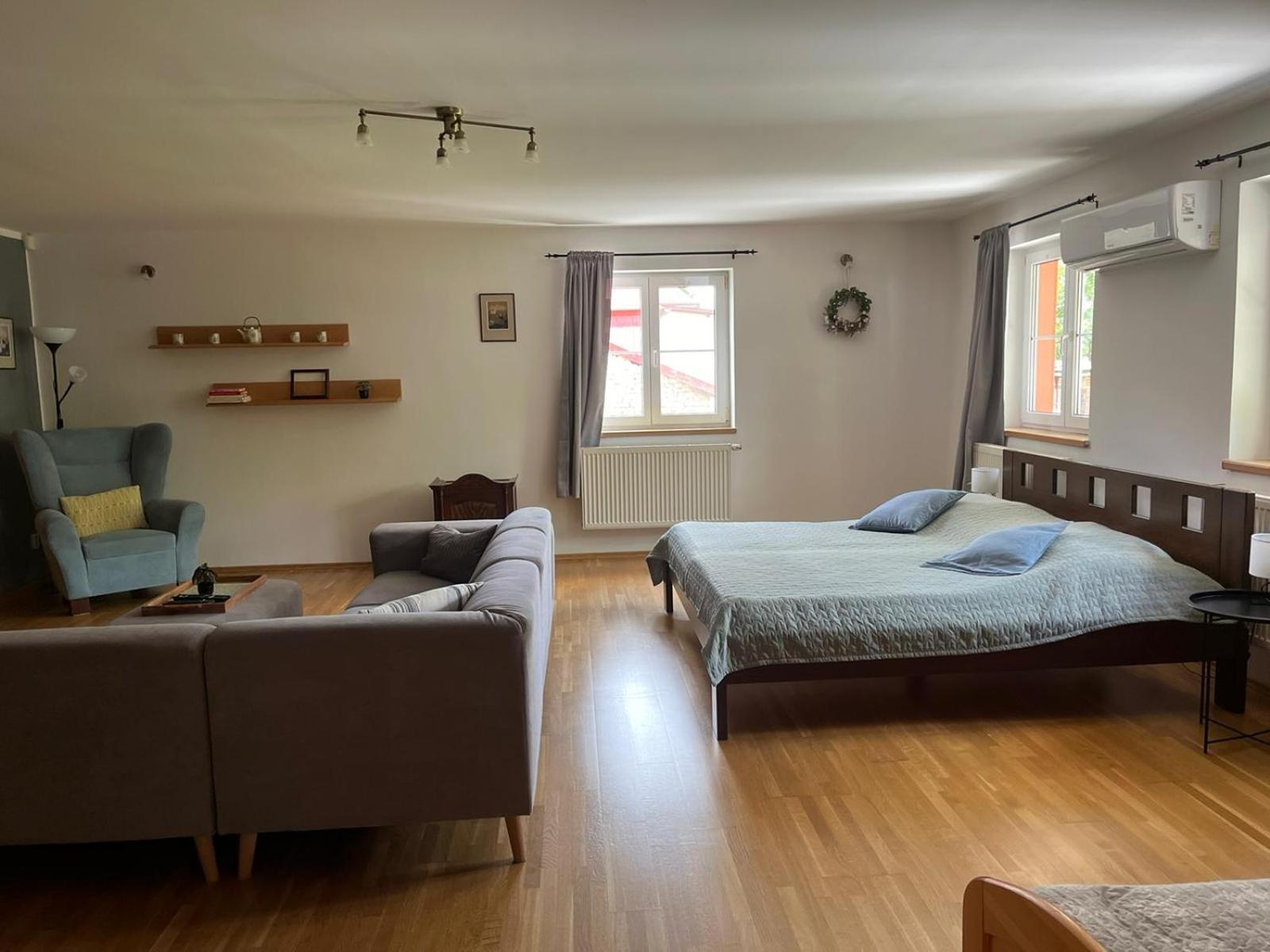 Apartman Pod Klasterem 伦布尔克 外观 照片