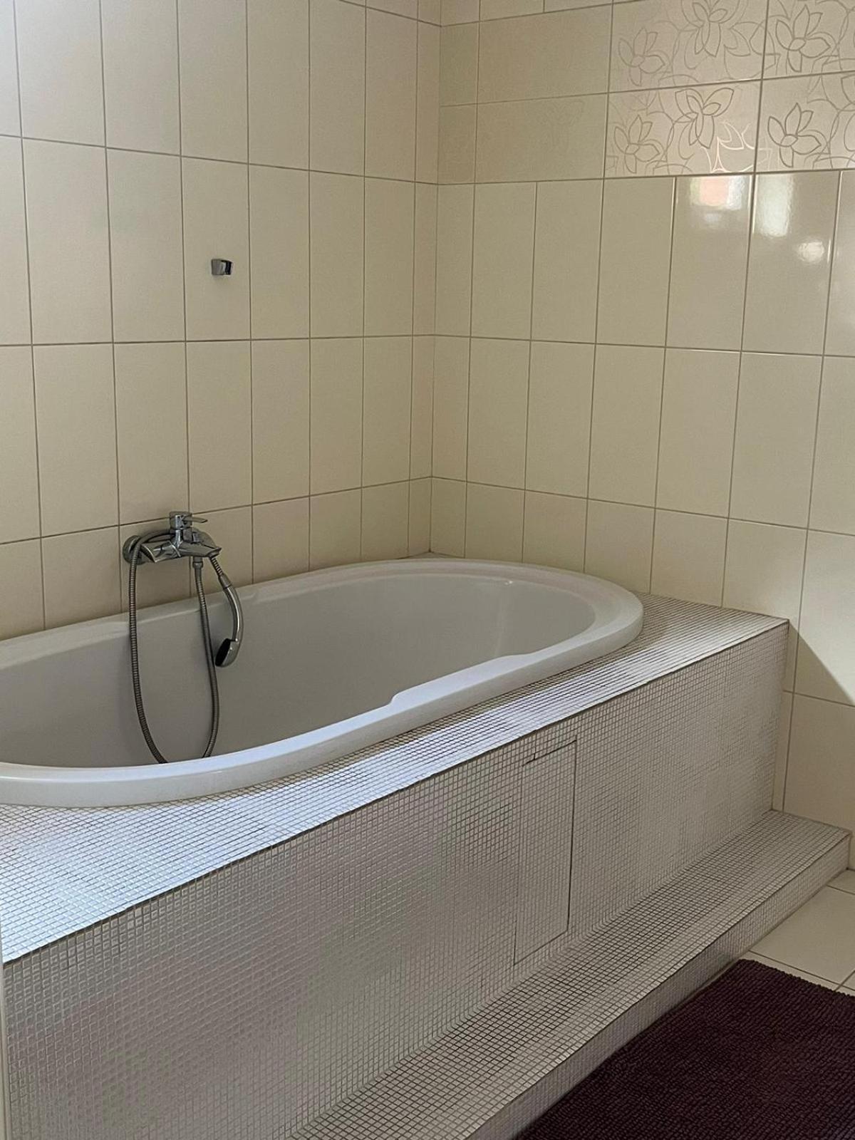 Apartman Pod Klasterem 伦布尔克 外观 照片