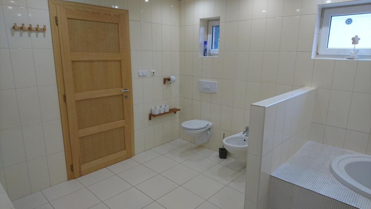 Apartman Pod Klasterem 伦布尔克 外观 照片